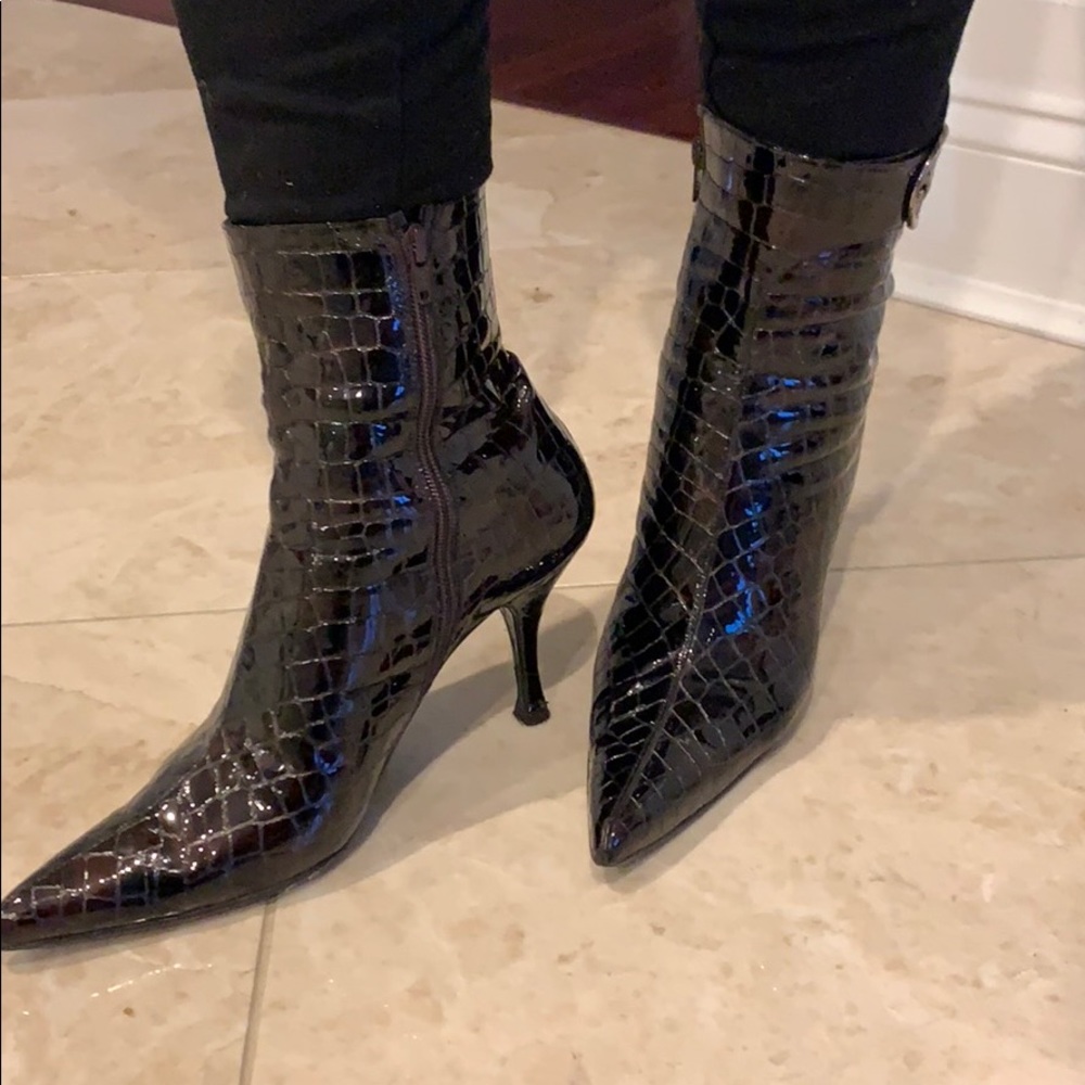 SW Croc patent leather Bootie